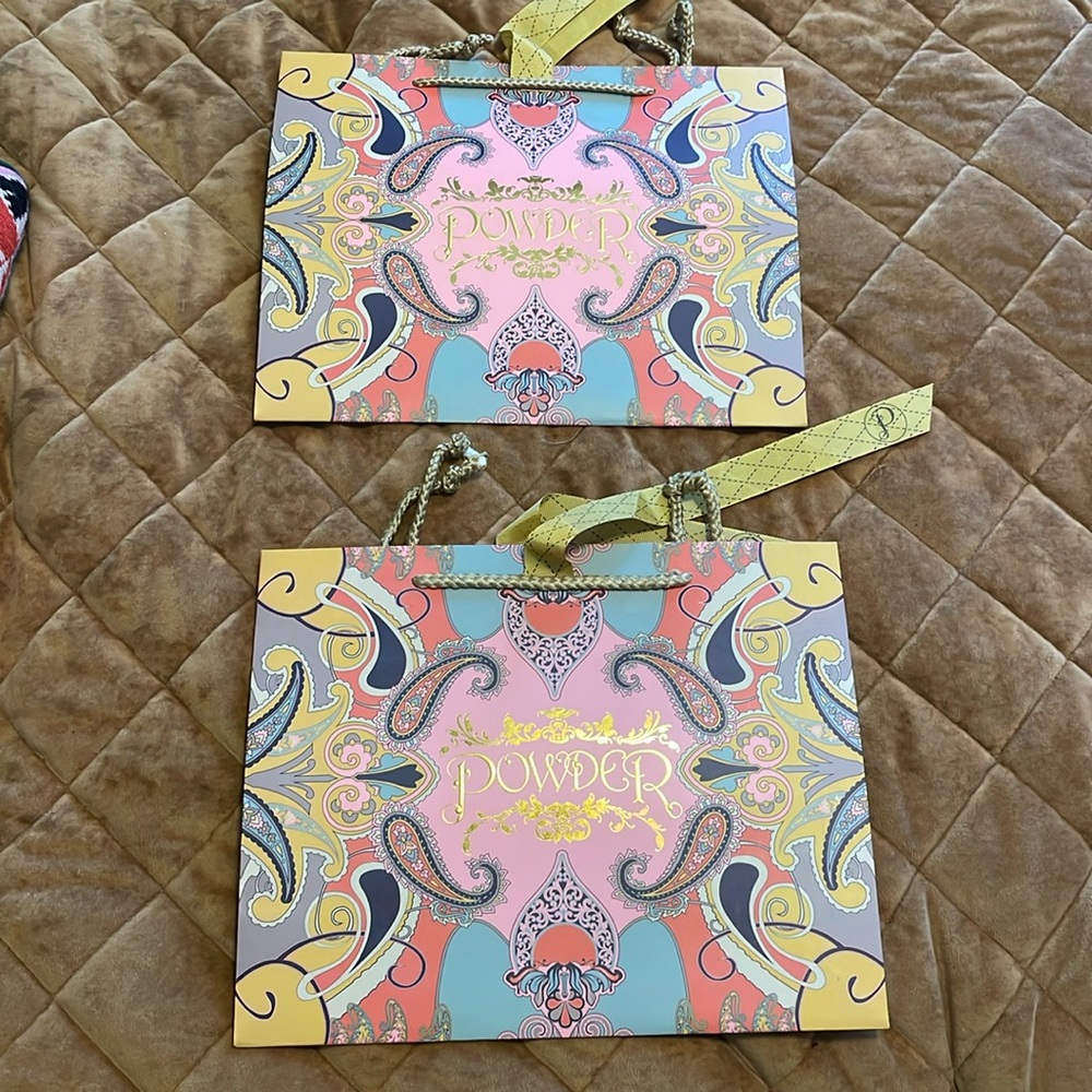 Set of 2 Powder gift bag, brand new! Exquisite design with ribbon!